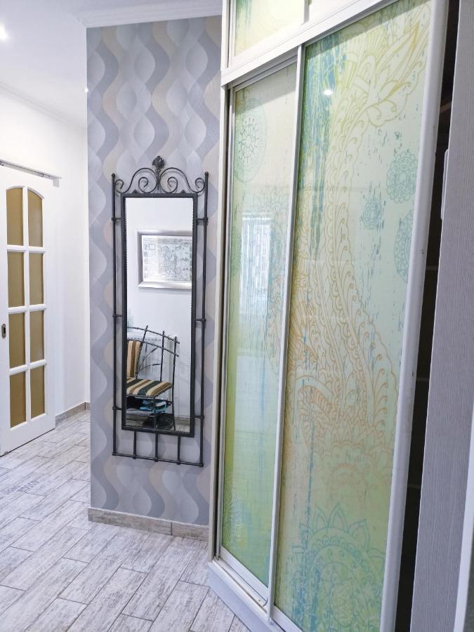 Home In Center With Jacuzzi イヴァーノ＝フランキーウシク エクステリア 写真