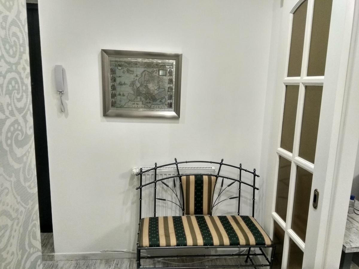 Home In Center With Jacuzzi イヴァーノ＝フランキーウシク エクステリア 写真